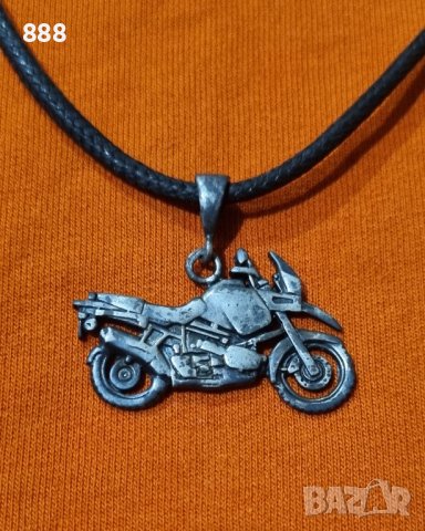 Сребърна висулка мотор на кожена верижка, снимка 4 - Колиета, медальони, синджири - 43316555