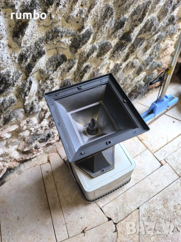 Продавам градинска лампа за парапет , снимка 3 - Настолни лампи - 53428601