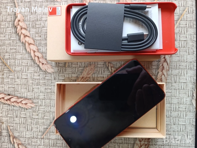 Смартфон Моторола ейдж 50 Нео 5джи 8+8/256, снимка 6 - Motorola - 53440262