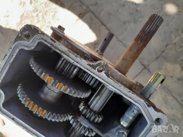 продавам запчатките на редуктора 2+1 скорости на части, снимка 5 - Градинска техника - 47340461