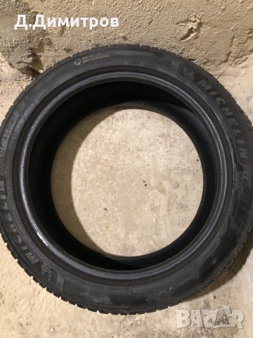 Зимни гуми Michelin 235/45 R18, снимка 2 - Гуми и джанти - 43802736