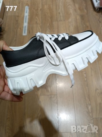 обувки , снимка 4 - Дамски ежедневни обувки - 43586371