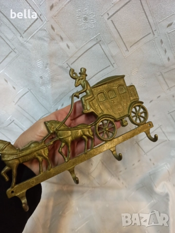 Месингова закачалка за ключове с дизайн на коне и карета,дължина 22 см., снимка 2 - Антикварни и старинни предмети - 52582374