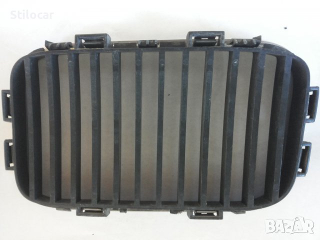 Решетка BMW E 36 радиатор дясна, снимка 2 - Части - 37235052