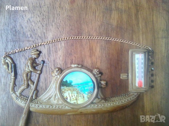 Стар български сувенир гондола със снимка от плажа и термометър