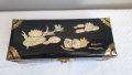 Стара китайска кутия за бижута от черно дърво и седеф, снимка 1 - Антикварни и старинни предмети - 43452723