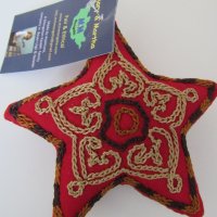 Автентична текстилна коледна играчка от филц с казахски национални мотиви, снимка 4 - Декорация за дома - 27080895