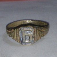 Старинен пръстен сачан над стогодишен - 67391, снимка 1 - Пръстени - 29012368