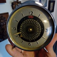 Механичен анимиран будилник,настолен часовник, снимка 1 - Антикварни и старинни предмети - 33517089
