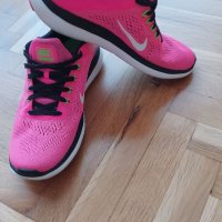 Дамски маратонки Nike, снимка 5 - Маратонки - 38040649