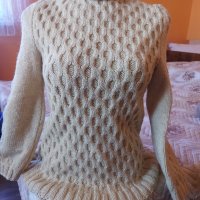 Ръчно плетен пуловер от вълна, снимка 1 - Блузи с дълъг ръкав и пуловери - 43073105