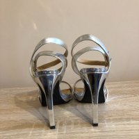 Сребристи обувки на висок ток Zara, снимка 4 - Дамски обувки на ток - 33325256