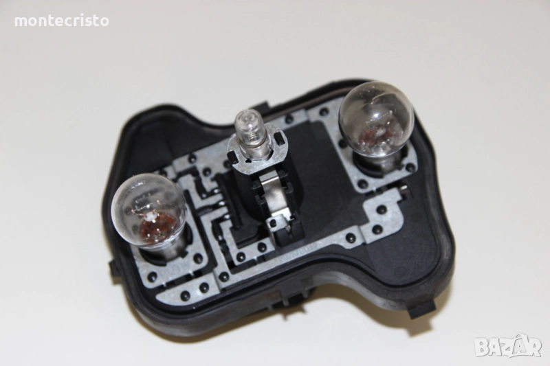 Дясна платка стоп VW Golf 5 хечбек (2004-2008г.) десен ламподържач Golf V 1K6945258 / 1K6 945 258, снимка 1