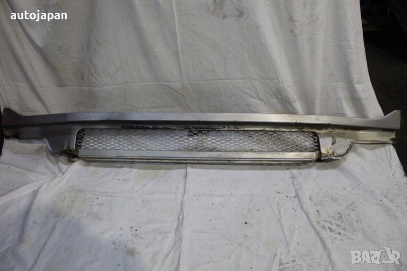 Предна решетка зад броня Митсубиши паджеро 2.8 128кс 98г Mitsubishi pajero 2.8 128hp 1998, снимка 1