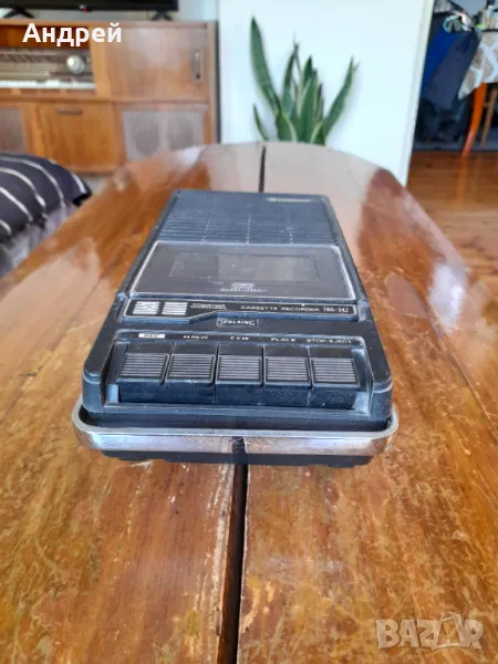 Стар касетофон Hitachi TRQ-247, снимка 1