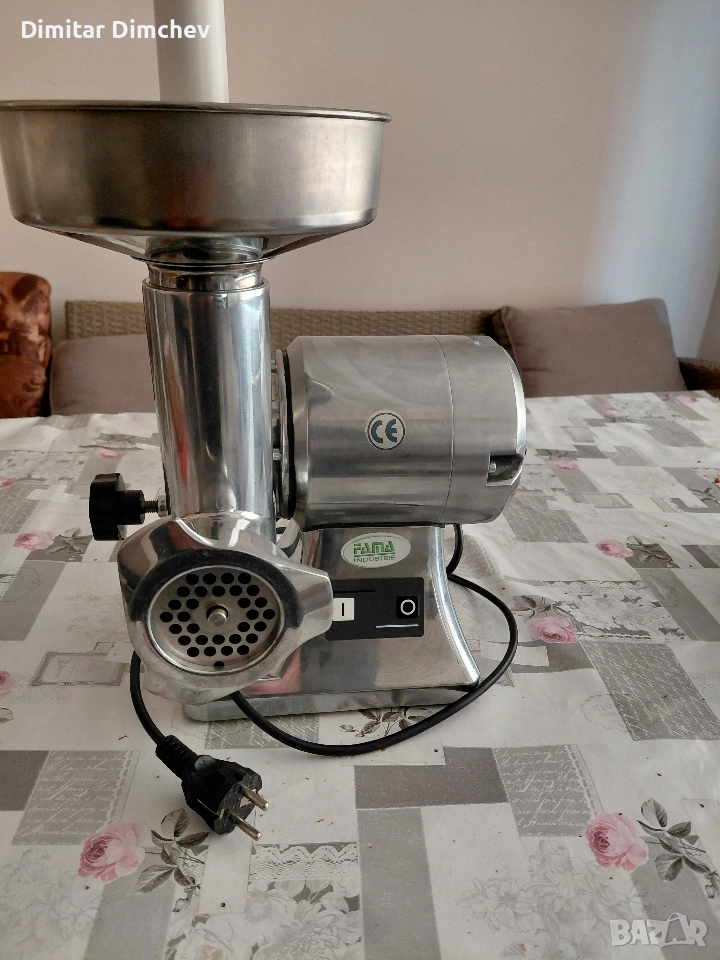 Италианска професионална месомелачка Fama, снимка 1