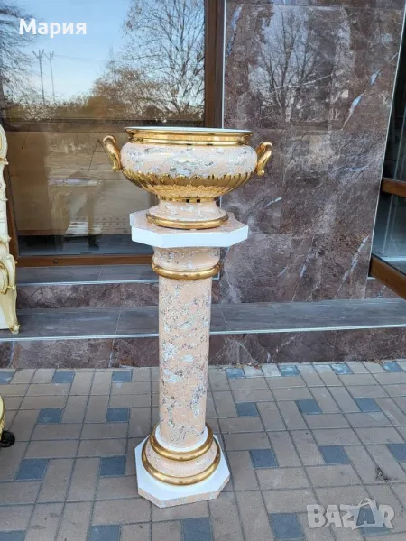 Италианска колона с ваза б1050, снимка 1