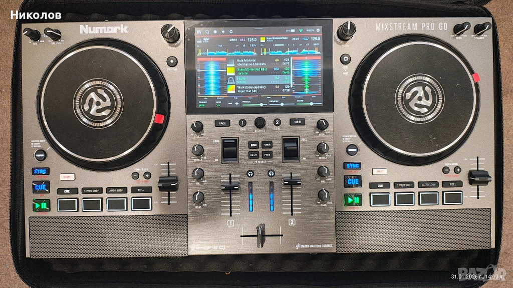 dj контролер Numark Mixstream pro go, снимка 1