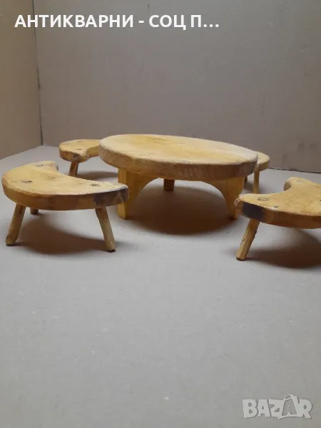 Комплект Ръчно Изработен Стар Макет На  Софра С Трикраки Столчета., снимка 1