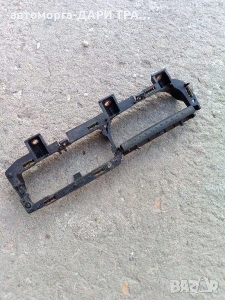 Основа за предна дясна вътрешна дръжка за Пасат B5/5.5, Десен волан , снимка 1