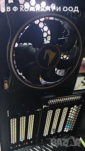 Компютърна кутия GIGABYTE C500, снимка 12 - Захранвания и кутии - 52574878