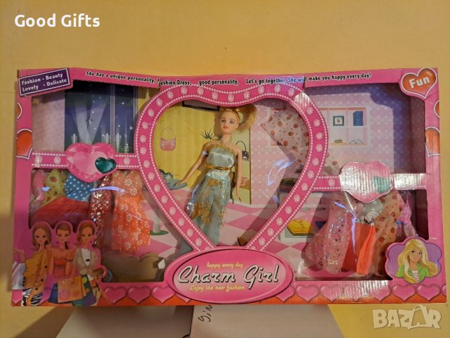 Голям комплект Кукла Барби с 10 рокли за преобличане