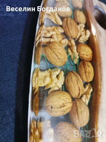 Дъска  от епоксидна смола и орех