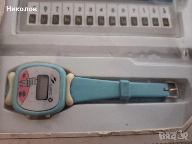 Малко детско пиано с батерия от 90те УНИКАТ НОВО, снимка 2 - Музикални играчки - 53147368