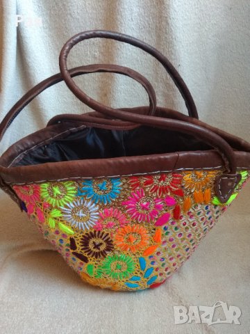 Мароканска ръчно изработена чанта от тъкана слама с флорална бродерия от памук, вълна и пайети, коже, снимка 8 - Чанти - 33509010