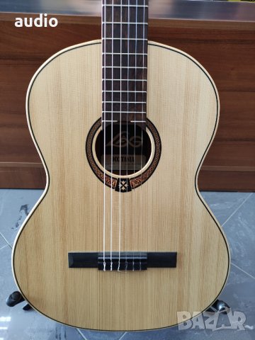 Класическа китара 4/4 LAG естествен мат, снимка 2 - Китари - 37816957