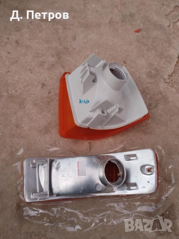 Десен мигач Audi 80  Hella, снимка 2 - Части - 52728256