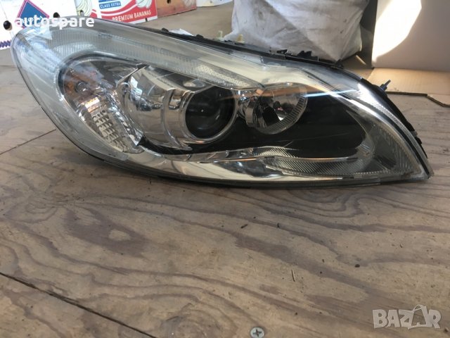 Десен фар ксенон за Volvo C70. 2010-13