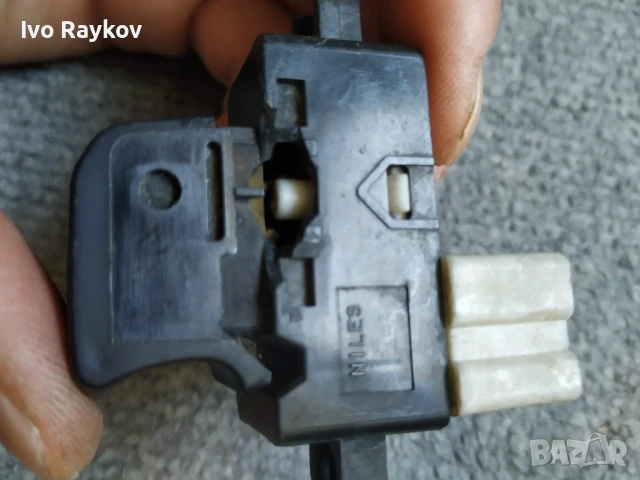 Бутон предно стъкло за NISSAN MICRA III (K12) , снимка 3 - Части - 51142256