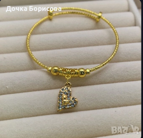 Дамска гривна с висулка сърце от медицинска стомана с 18к позлата 