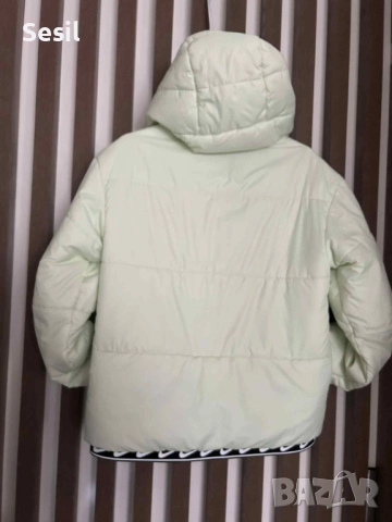 Оригинално дамско яке Nike, снимка 3 - Якета - 52717571