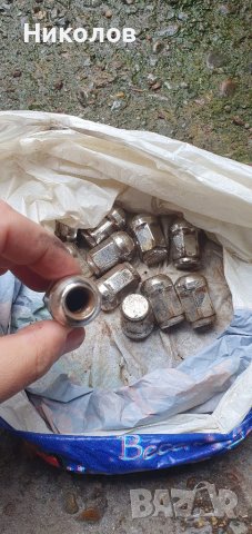 Болтове за toyota corolla auris mazda kia 20 броя, снимка 2 - Аксесоари и консумативи - 39546390