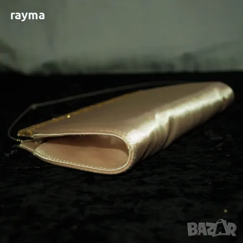 Италианска малка сатенена чанта стил клъч златист цвят , снимка 6 - Чанти - 48727748