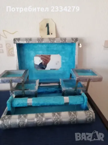 Автентични кутии за бижута. Стари пудриера и огледало. , снимка 15 - Антикварни и старинни предмети - 48275251