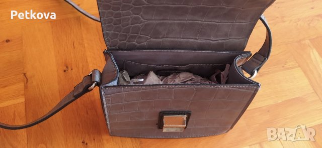 Дамска чанта, снимка 3 - Чанти - 42985587