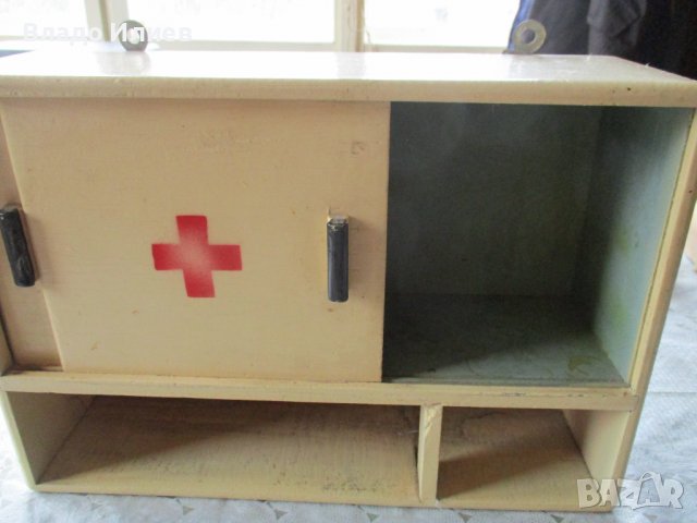 Аптечка домашна дървена винтидж за окачване на стената, снимка 10 - Кутии за съхранение - 31583008