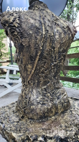 Намаление! Авторска скулптура, Голо женско тяло–лампа, над 10кг, снимка 3 - Настолни лампи - 37056486