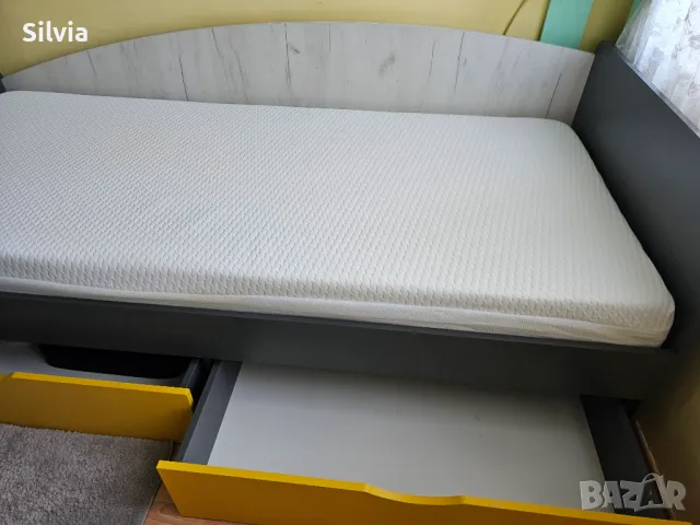Единично легло 90/200 с матрак, снимка 1