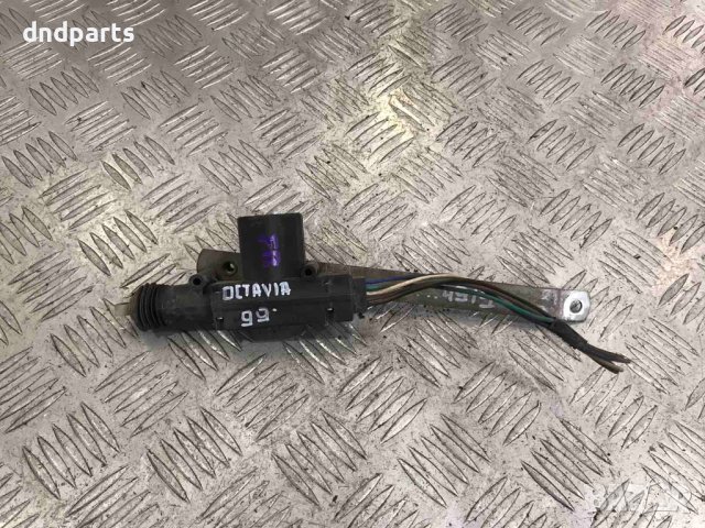 Моторче централно Skoda Octavia 1999г.(предно дясно)