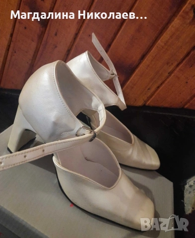 Бели обувки на ток , снимка 3 - Дамски обувки на ток - 53219790