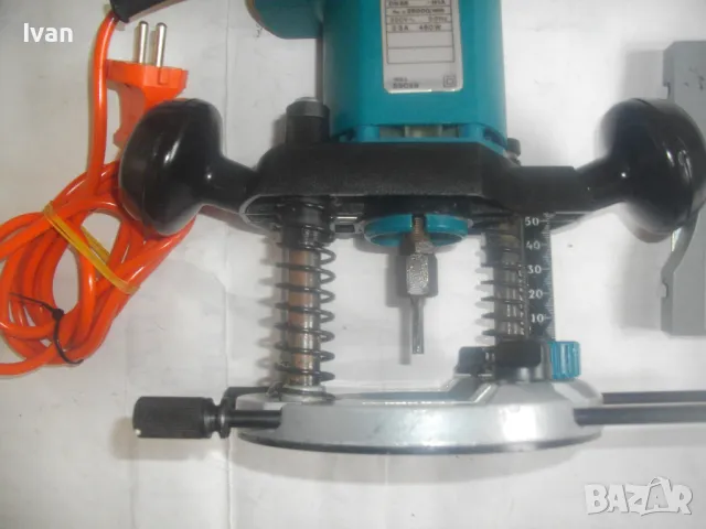 ОРИГИНАЛНА АНГЛИЙСКА ЕЛ. ОБЕРФРЕЗА ЗА ЛЕКИ ОПЕРАЦИИ BLACK DECKER DN66 С ОРИГИНАЛЕН ВОДАЧ 2,3A 480W , снимка 16 - Други инструменти - 49624150