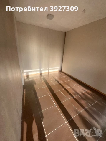 Под наем- помещение подходящо за маникюристка/ фризьорка/ козметичка, снимка 9 - Магазини - 50123489