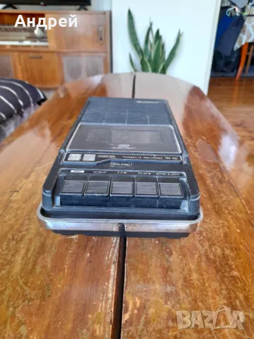 Стар касетофон Hitachi TRQ-247