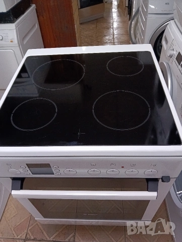 Свободно стояща печка с керамичен плот Бош Bosch с две години гаранция!, снимка 4 - Печки, фурни - 53600838