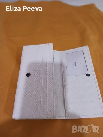 Бяло кожено портмоне, снимка 2 - Портфейли, портмонета - 53222184