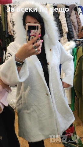 Chanel Дамска Бяла Кашмирена Жилетка С Качулка С Пух Шанел Код I_210, снимка 4 - Жилетки - 52313597